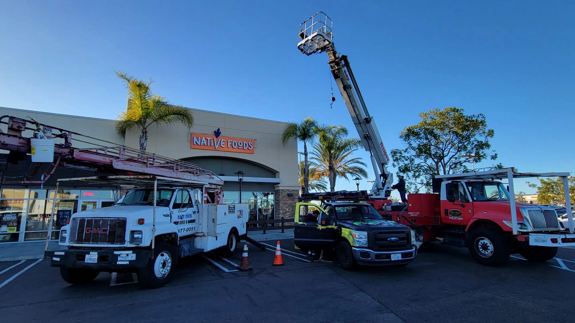 Best Deal Neon Signs & Awnings Inc. Signs, Neon, Banners, Vehicle